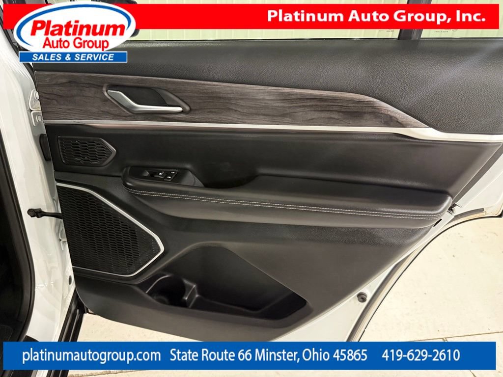 Used 2021 Jeep Grand Cherokee L Limited AWD/4WD image 40