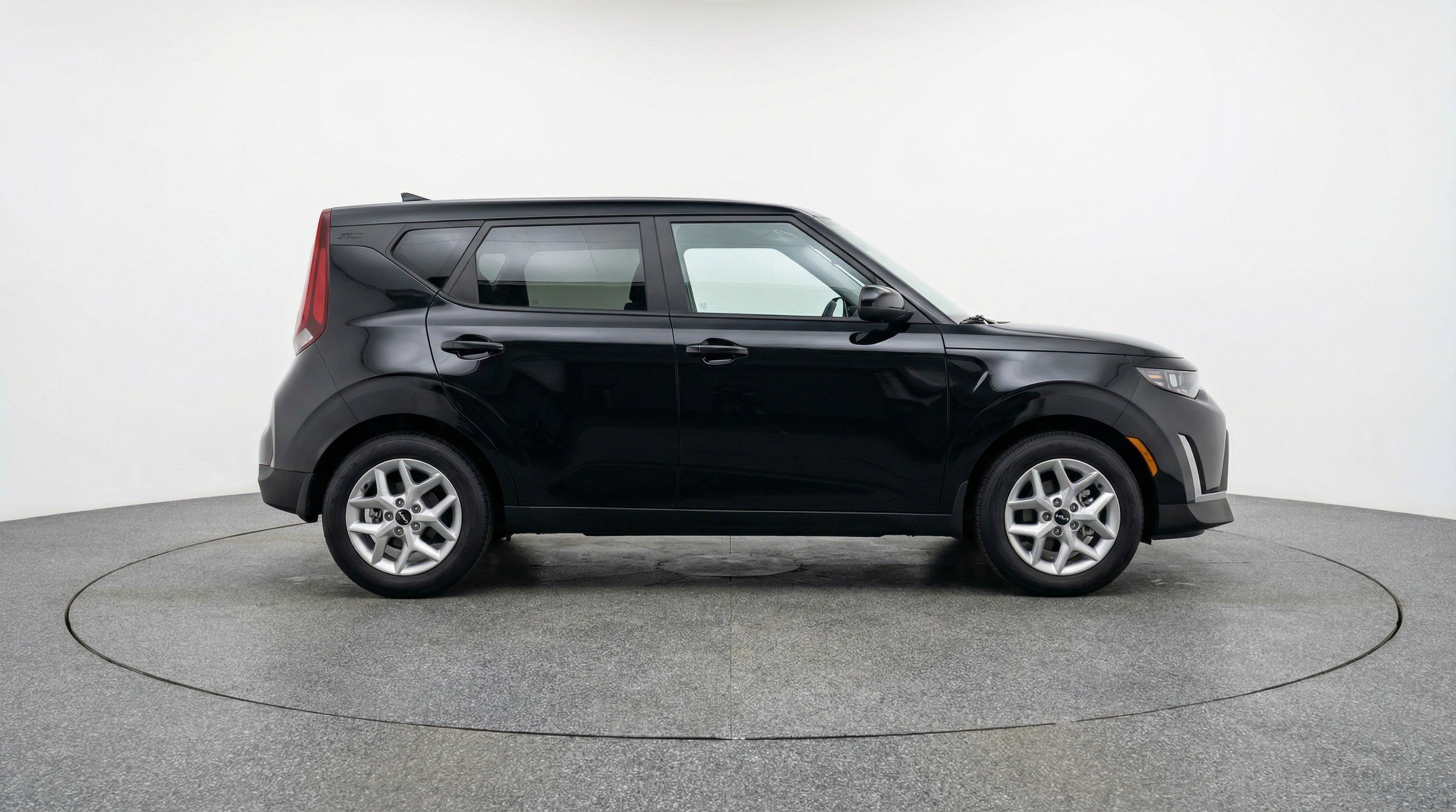 Used 2025 Kia Soul LX w/ LX Technology Package image 11