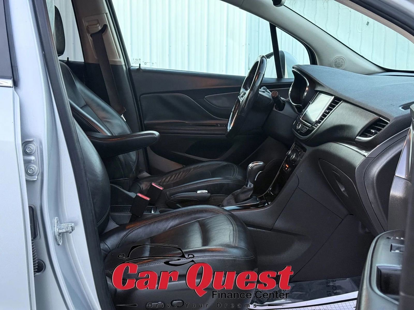 Used 2020 Buick Encore Essence image 17