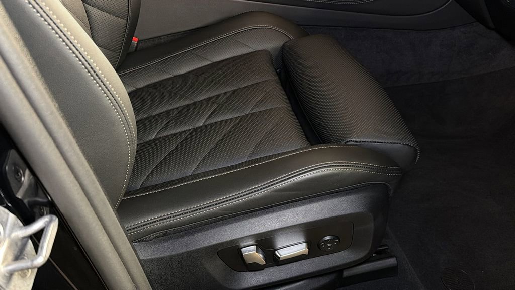 Used 2026 BMW X5 xDrive40i image 11