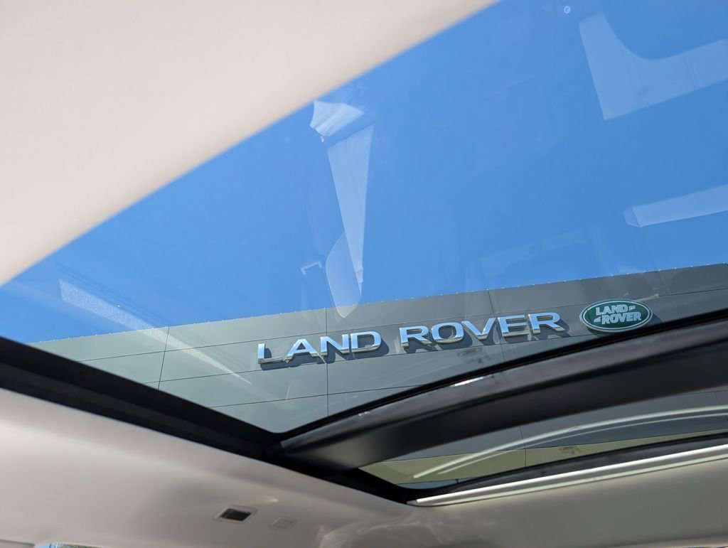 Certified 2025 Land Rover Range Rover Evoque Dynamic SE image 20