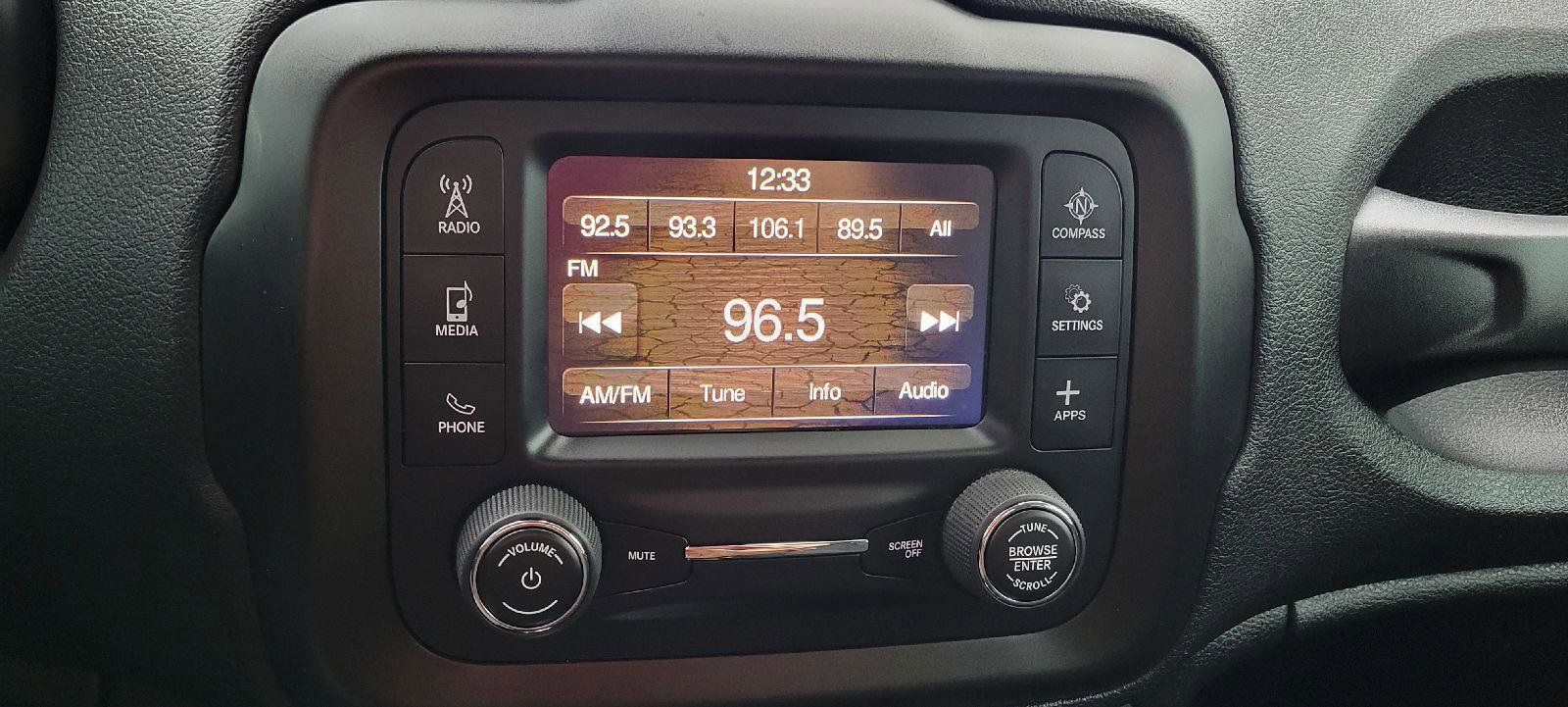 Used 2019 Jeep Renegade Sport image 18