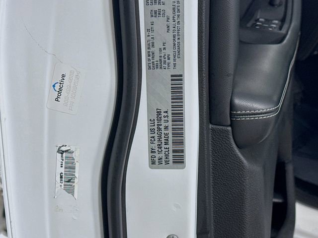 Used 2023 Jeep Grand Cherokee Laredo w/ Luxury Tech Group I image 31