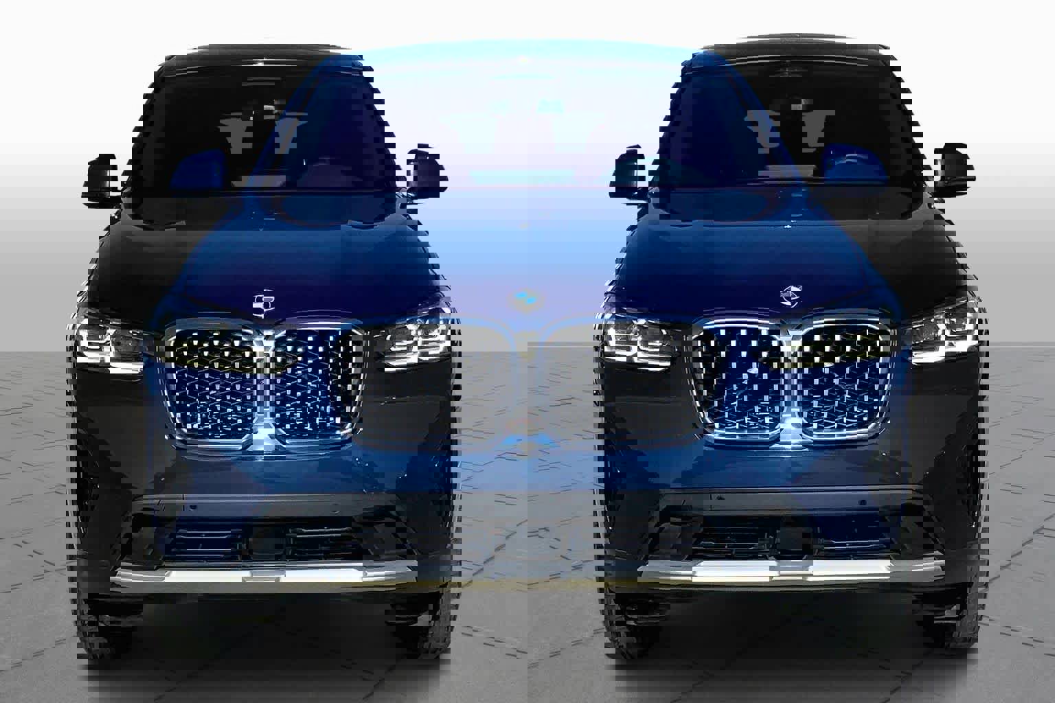 Used 2024 BMW X4 xDrive30i w/ Premium Package image 3