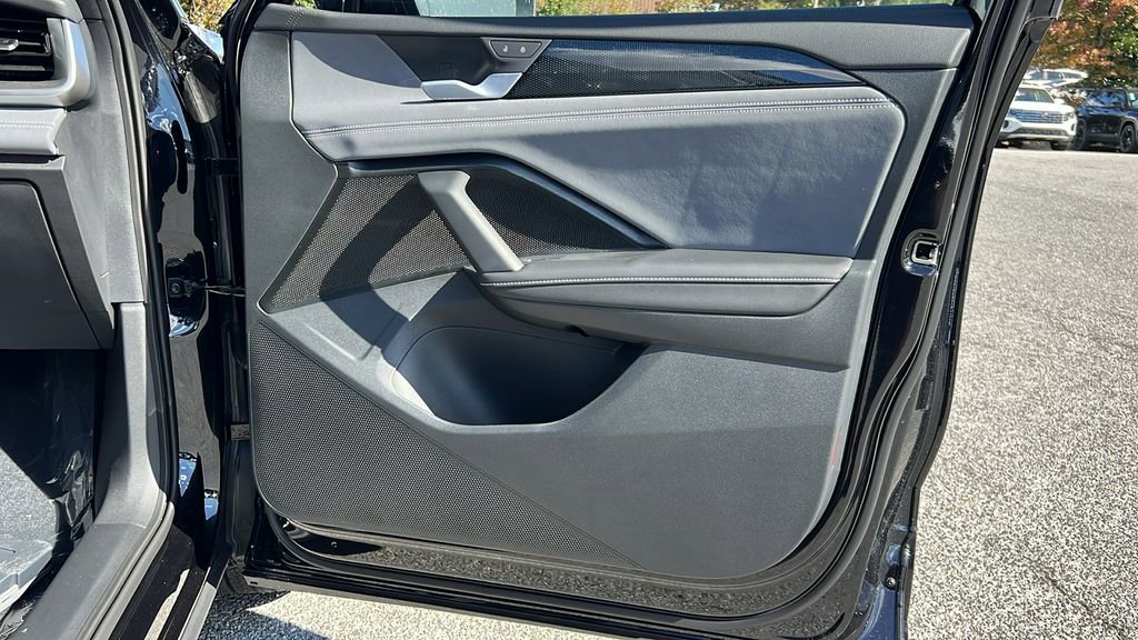 New 2026 Volkswagen Tiguan SE R-Line image 7