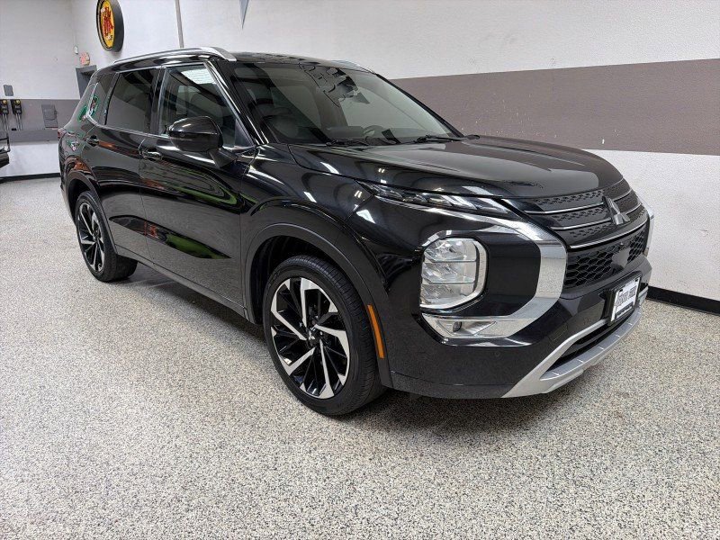 Used 2022 Mitsubishi Outlander SEL FWD image 3