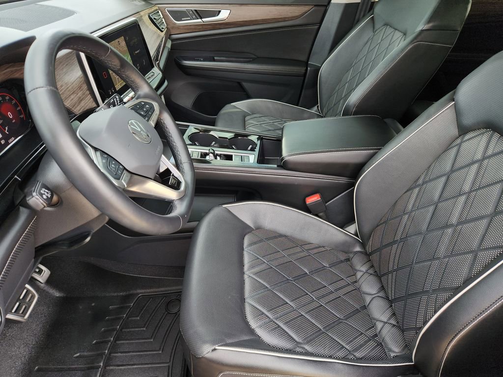 Used 2024 Volkswagen Atlas SEL Premium R-Line AWD/4WD image 17