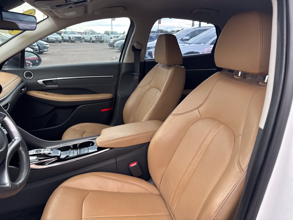 Certified 2022 Hyundai Sonata Limited FWD image 32