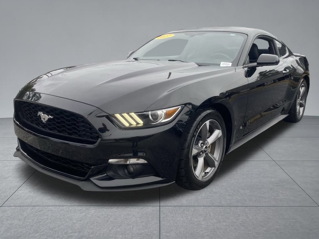 Used 2017 Ford Mustang EcoBoost image 2