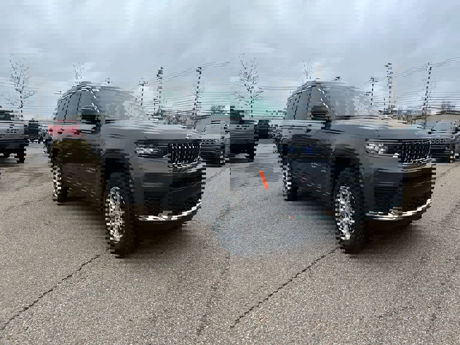 Certified 2024 Jeep Grand Cherokee L Laredo image 5