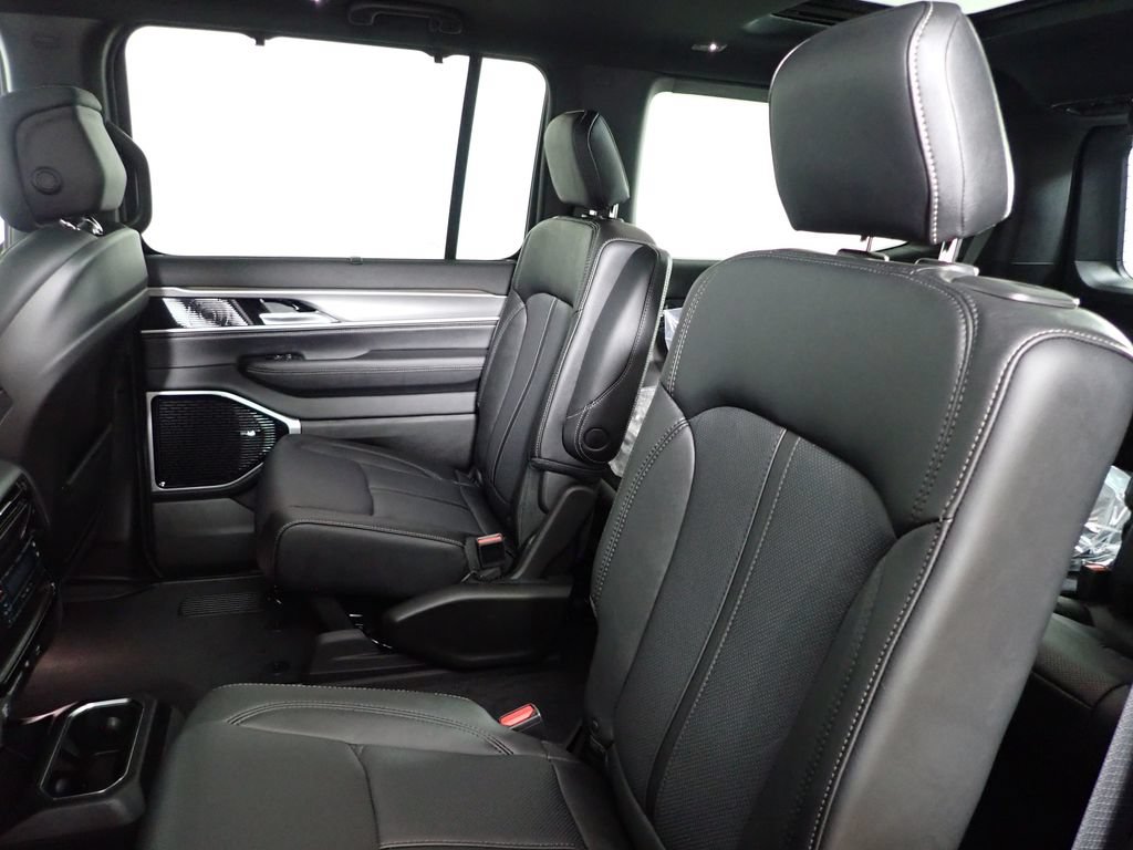 New 2026 Jeep Grand Wagoneer Limited AWD/4WD image 40
