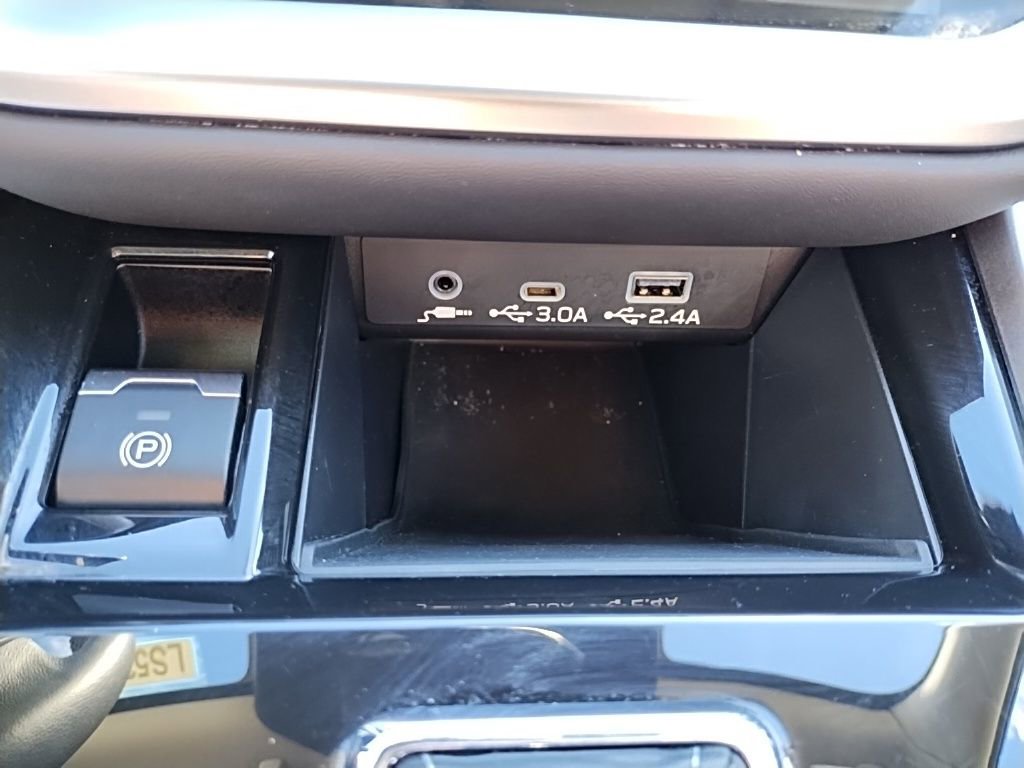 Certified 2025 Subaru Legacy Limited image 37