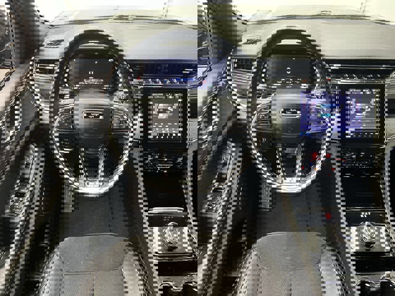 Used 2022 Jeep Grand Cherokee Altitude image 12