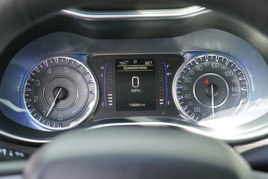 Used 2016 Chrysler 200 Limited FWD image 18