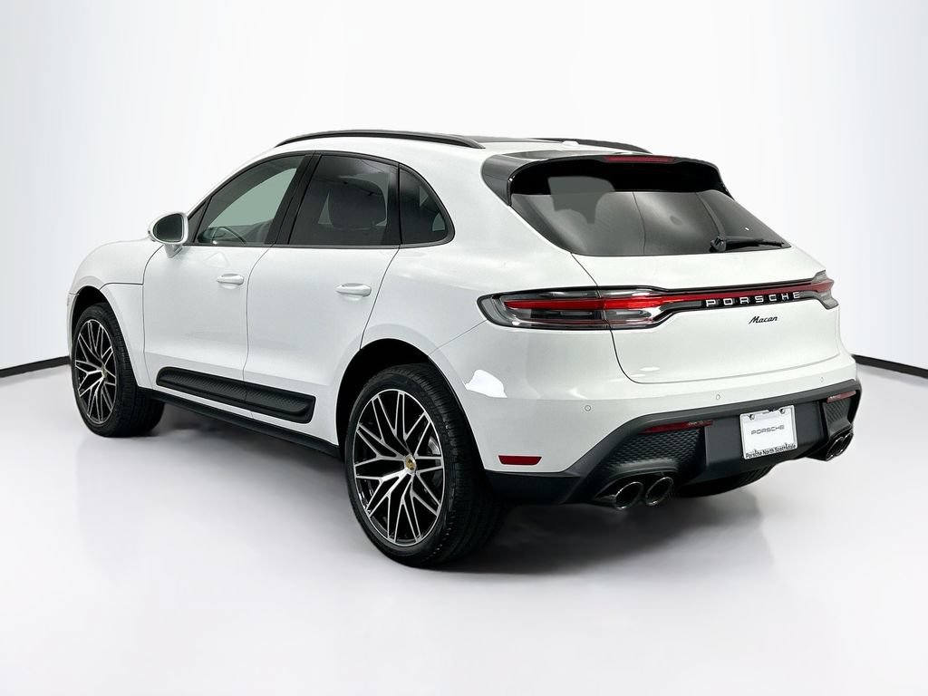 Used 2026 Porsche Macan AWD/4WD image 3