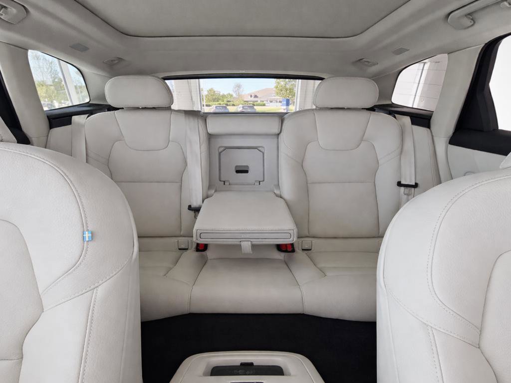 Certified 2025 Volvo XC60 T8 Plus w/ Protection Package Premier AWD/4WD image 14