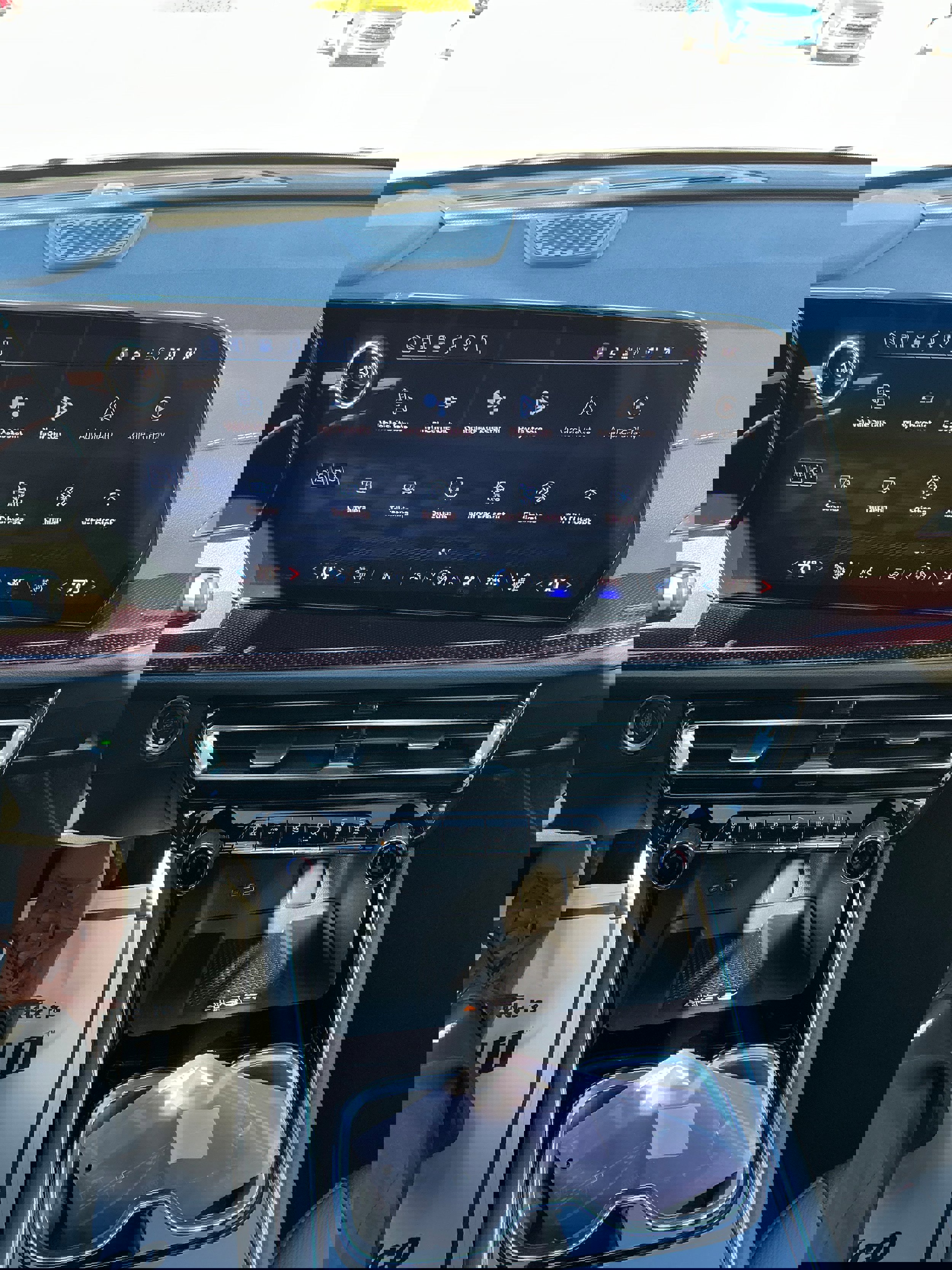 New 2026 Chevrolet Traverse Z71 w/ Enhanced Driving Package image 7