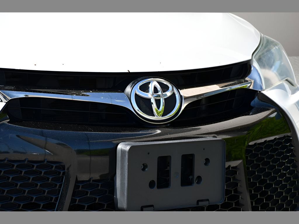 Used 2015 Toyota Camry XSE w/ Moonroof Package FWD image 10