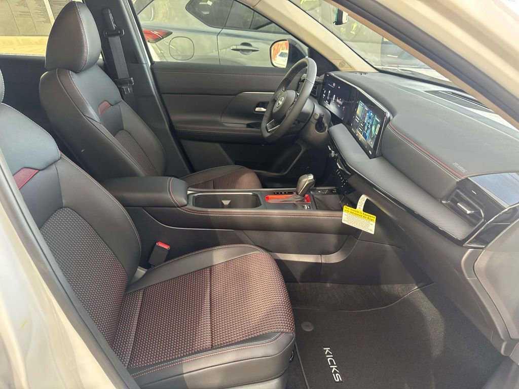 New 2026 Nissan Kicks SR w/ Illumination Package FWD image 21