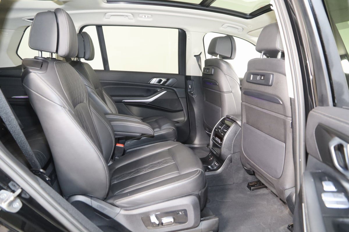 Used 2022 BMW X7 xDrive40i w/ Premium Package image 15