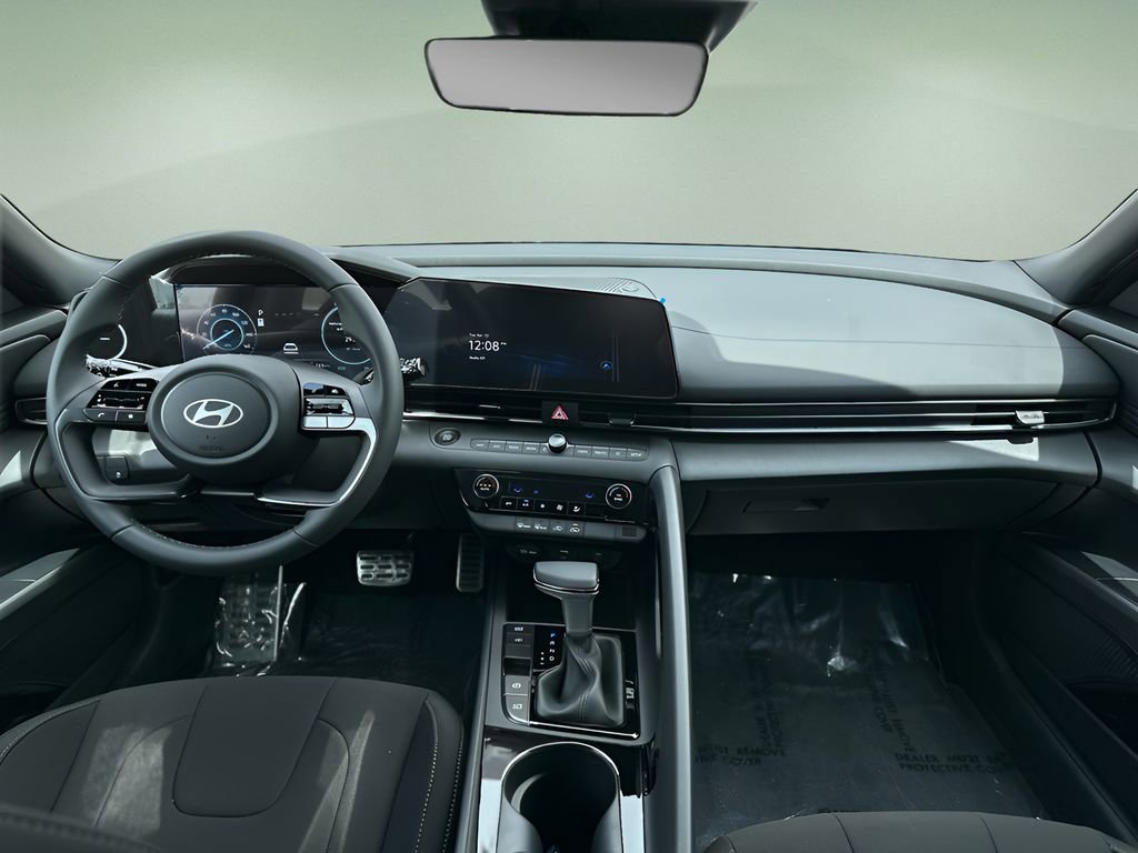 New 2025 Hyundai Elantra SEL image 11