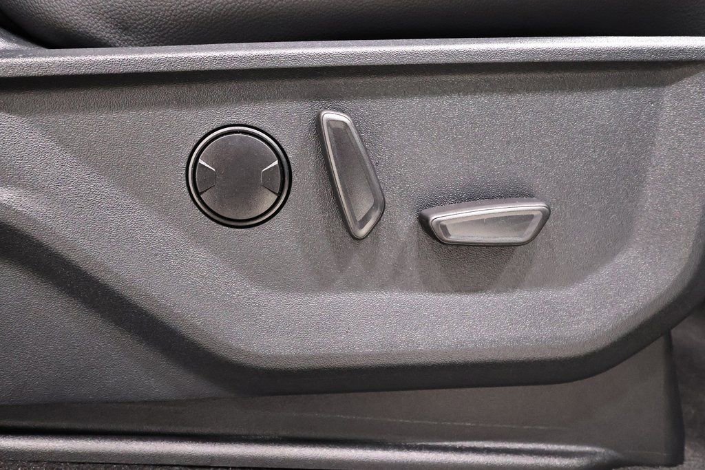 New 2026 Ford F250 Lariat w/ Black Appearance Package image 17