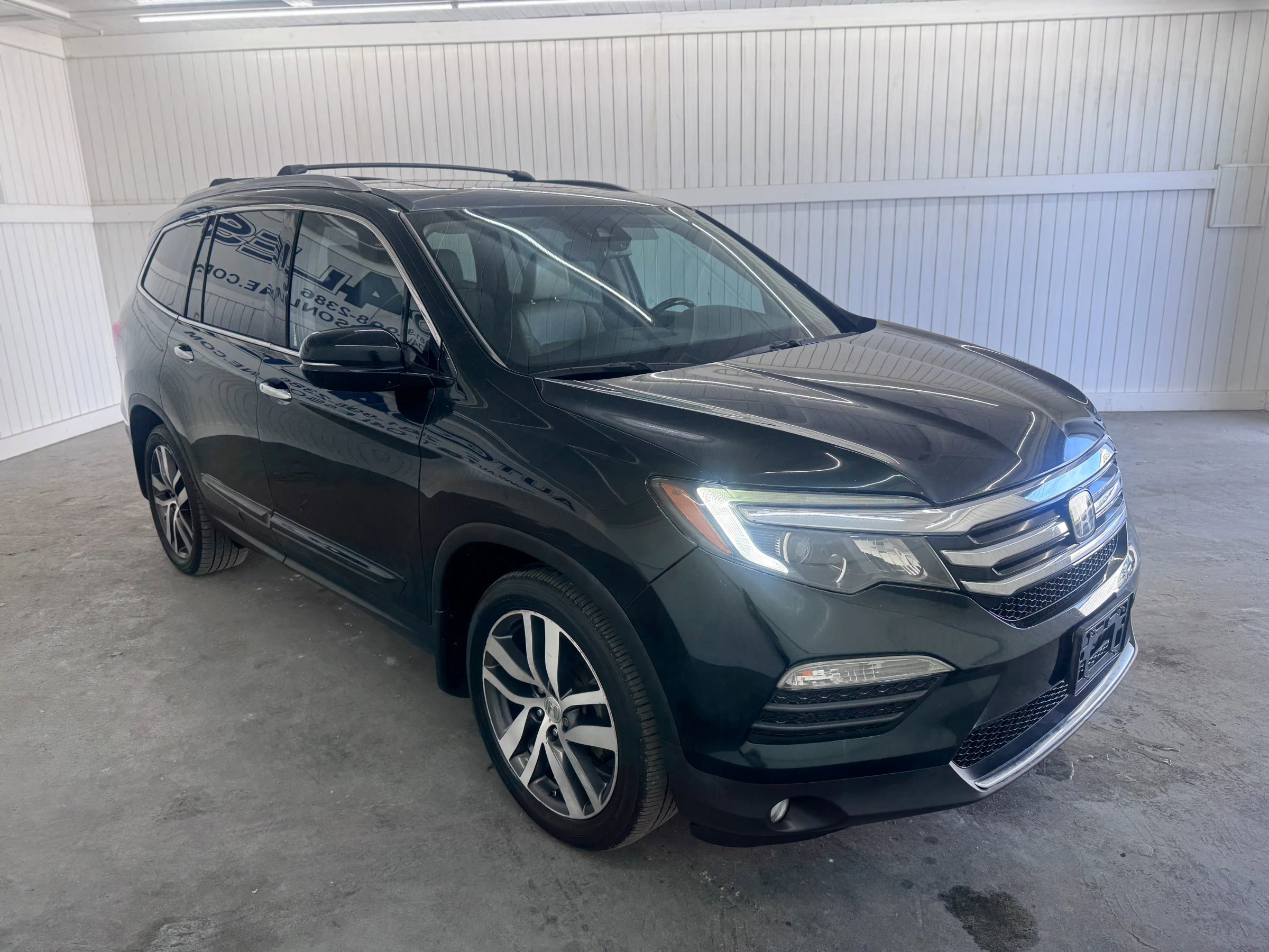 Used 2016 Honda Pilot Elite image 3