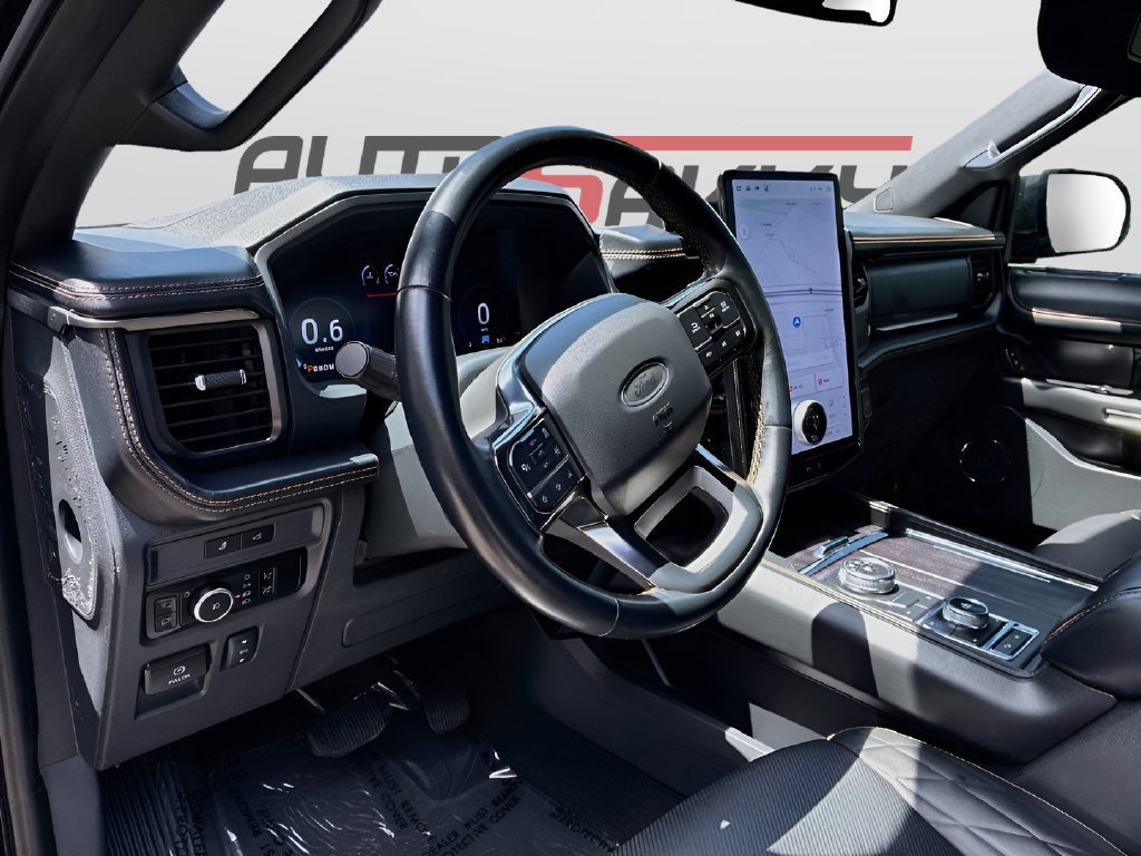 Used 2024 Ford Expedition Max Platinum AWD/4WD image 9