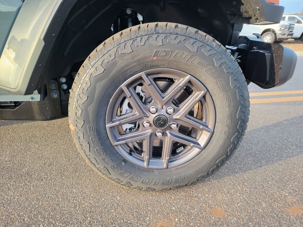 New 2026 Jeep Gladiator Sport AWD/4WD image 12