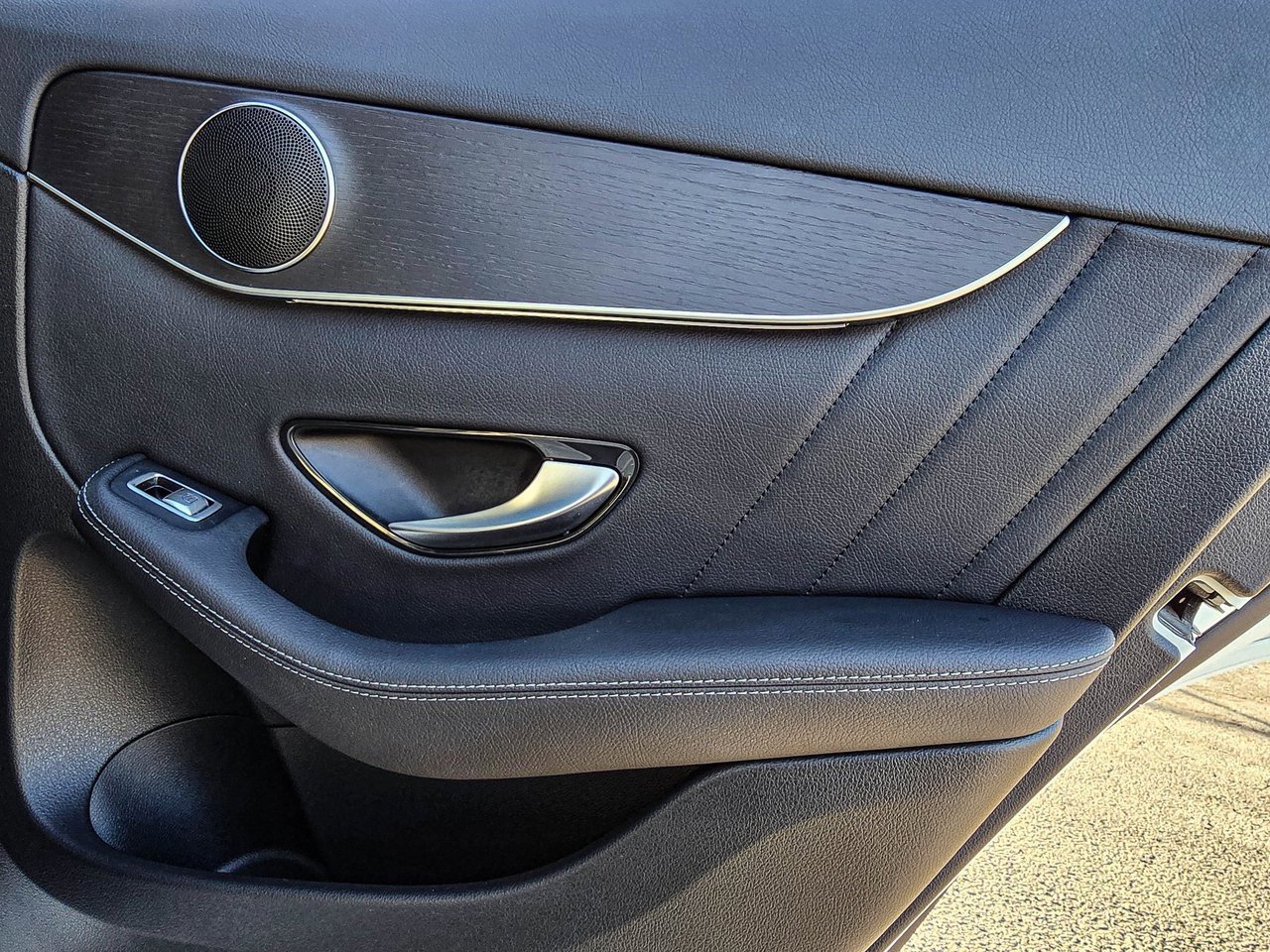 Used 2022 Mercedes-Benz GLC 300 4MATIC image 36