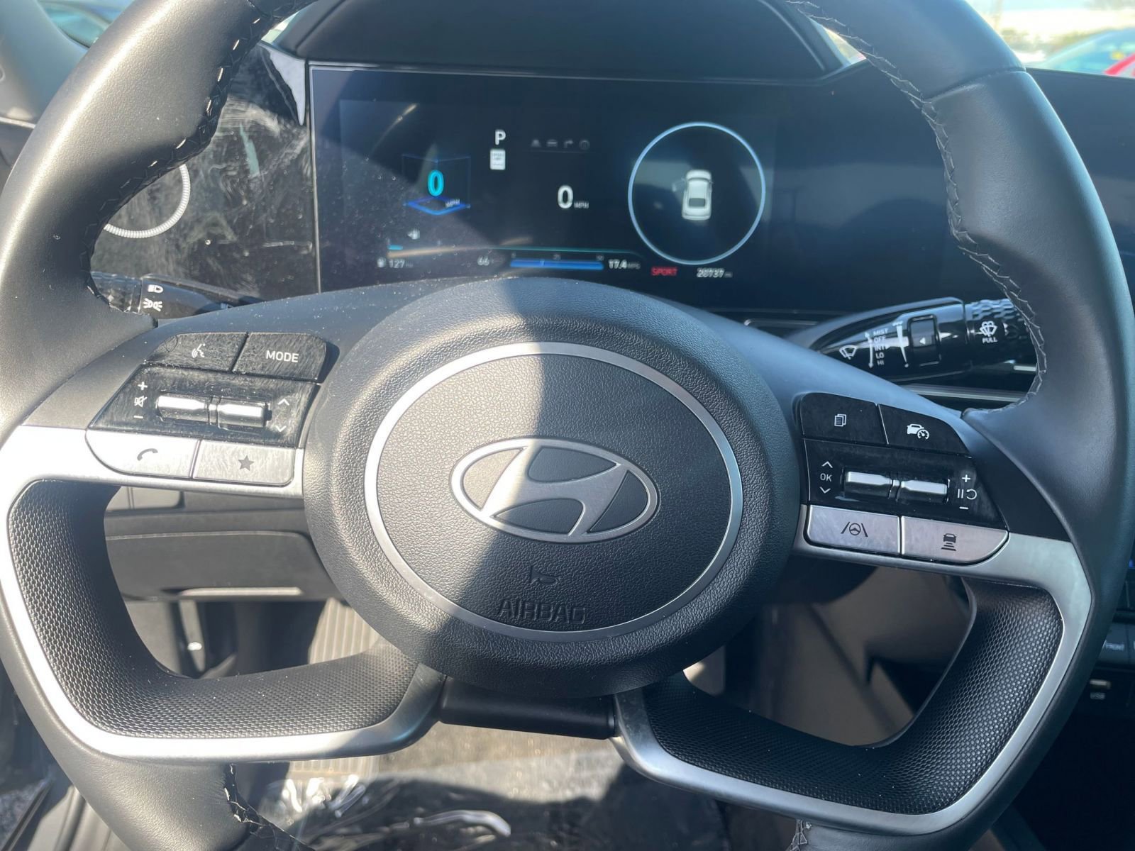 Used 2025 Hyundai Elantra SEL FWD image 28