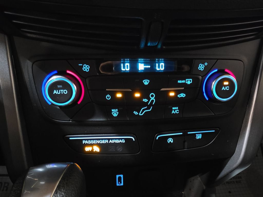 Used 2017 Ford Escape SE AWD/4WD image 16