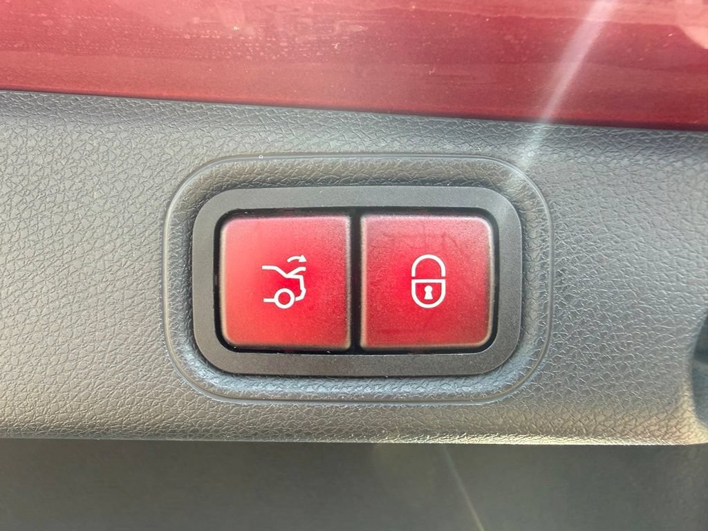 Used 2018 Mercedes-Benz E 300 4MATIC image 36