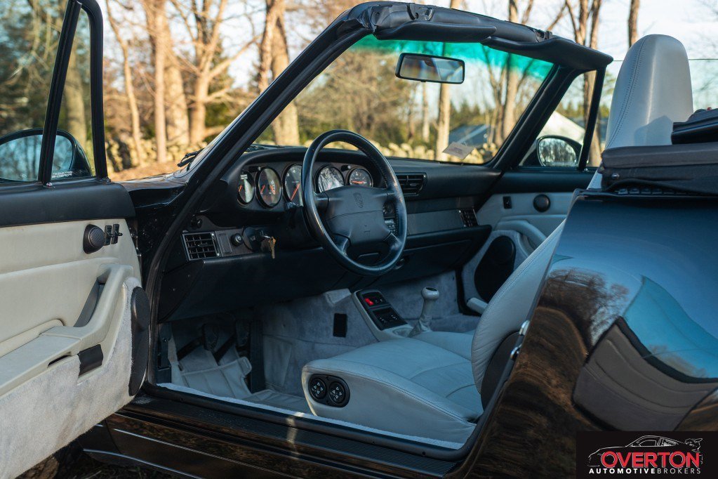 Used 1995 Porsche 911 Carrera RWD image 11