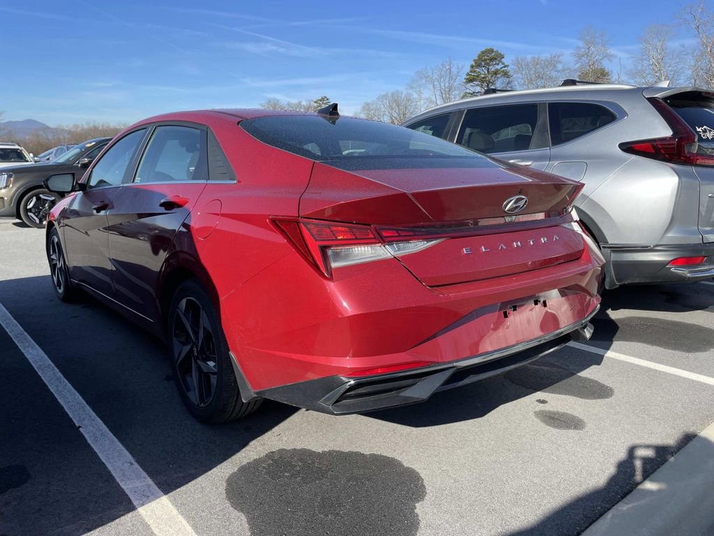 Used 2021 Hyundai Elantra SEL w/ Convenience + Premium Package image 3