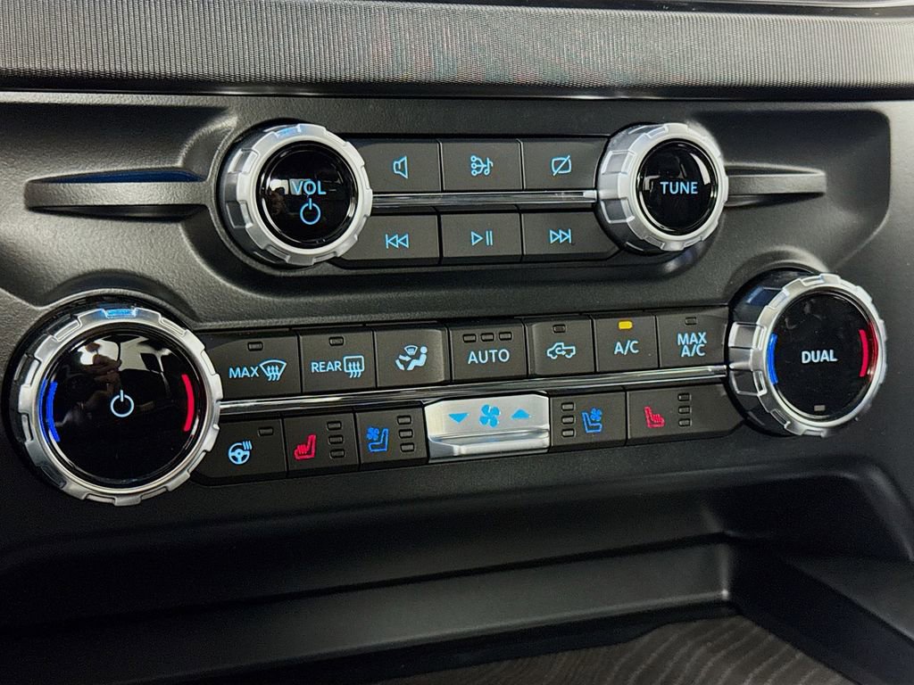 Used 2024 Ford F350 Platinum w/ FX4 Off-Road Package image 14