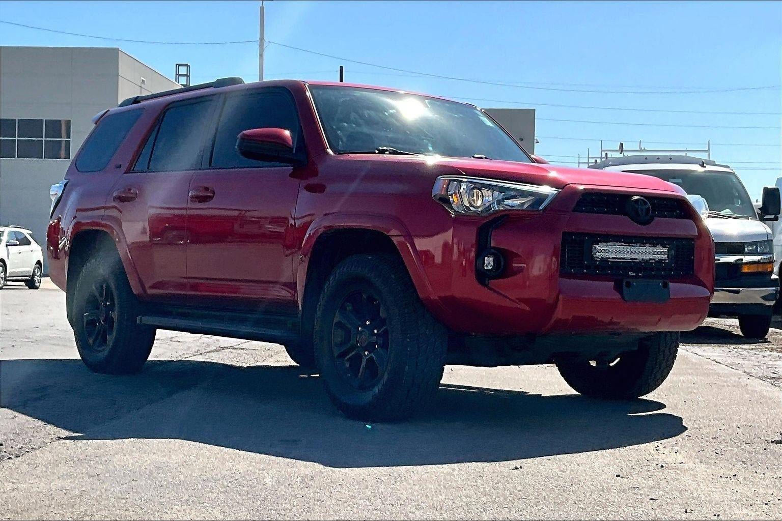 Used 2018 Toyota 4Runner SR5 AWD/4WD image 1