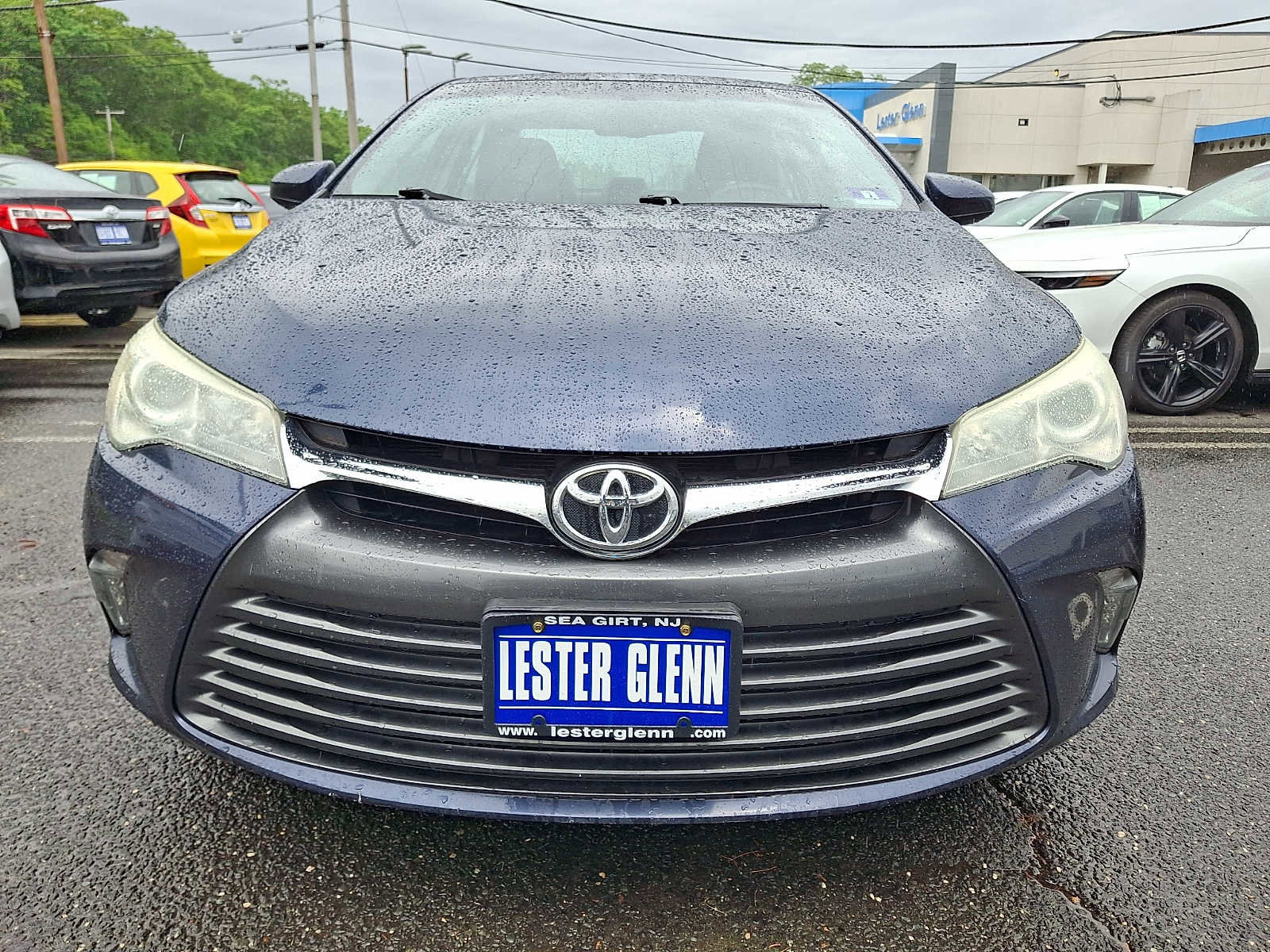 Used 2015 Toyota Camry XLE w/ Moonroof Package FWD video 2