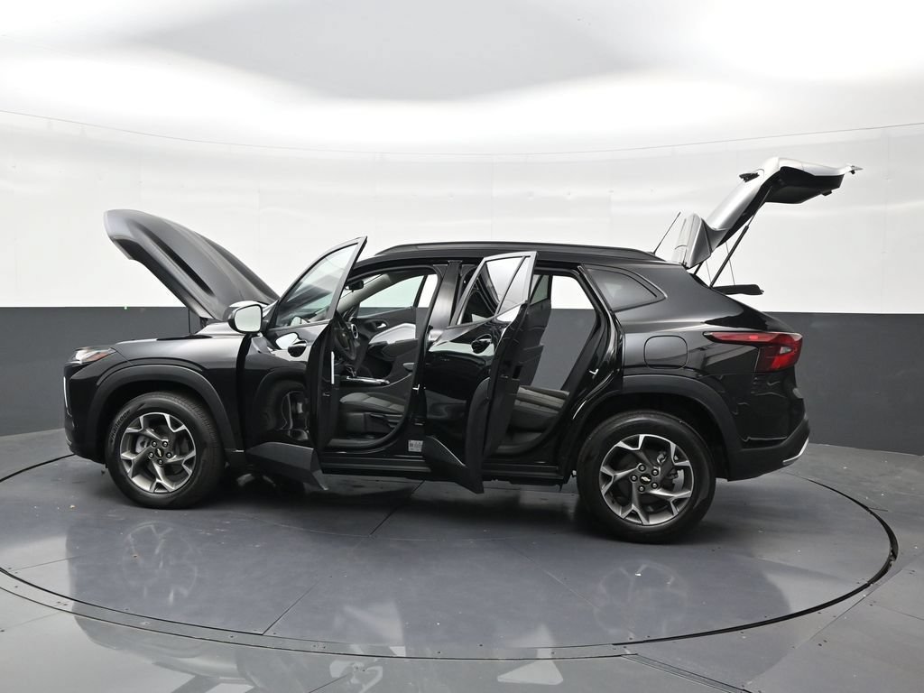 Used 2024 Chevrolet Trax LT FWD image 30