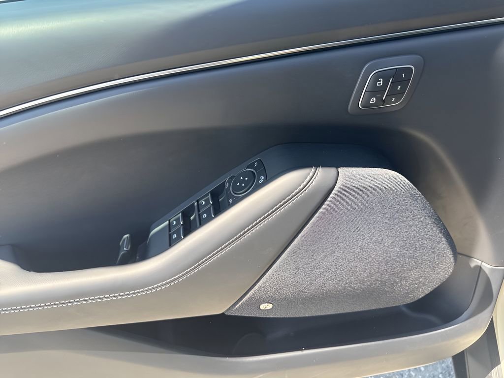 Used 2025 Ford Mustang Mach-E Premium AWD/4WD image 27