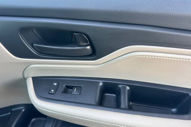 Certified 2023 Honda Odyssey EX image 22
