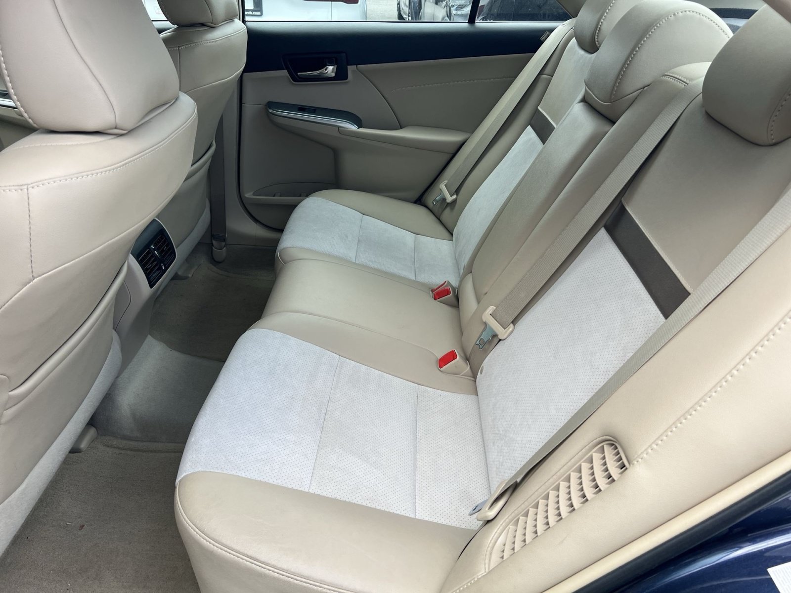 Used 2014 Toyota Camry XLE w/ Leather Package FWD image 21