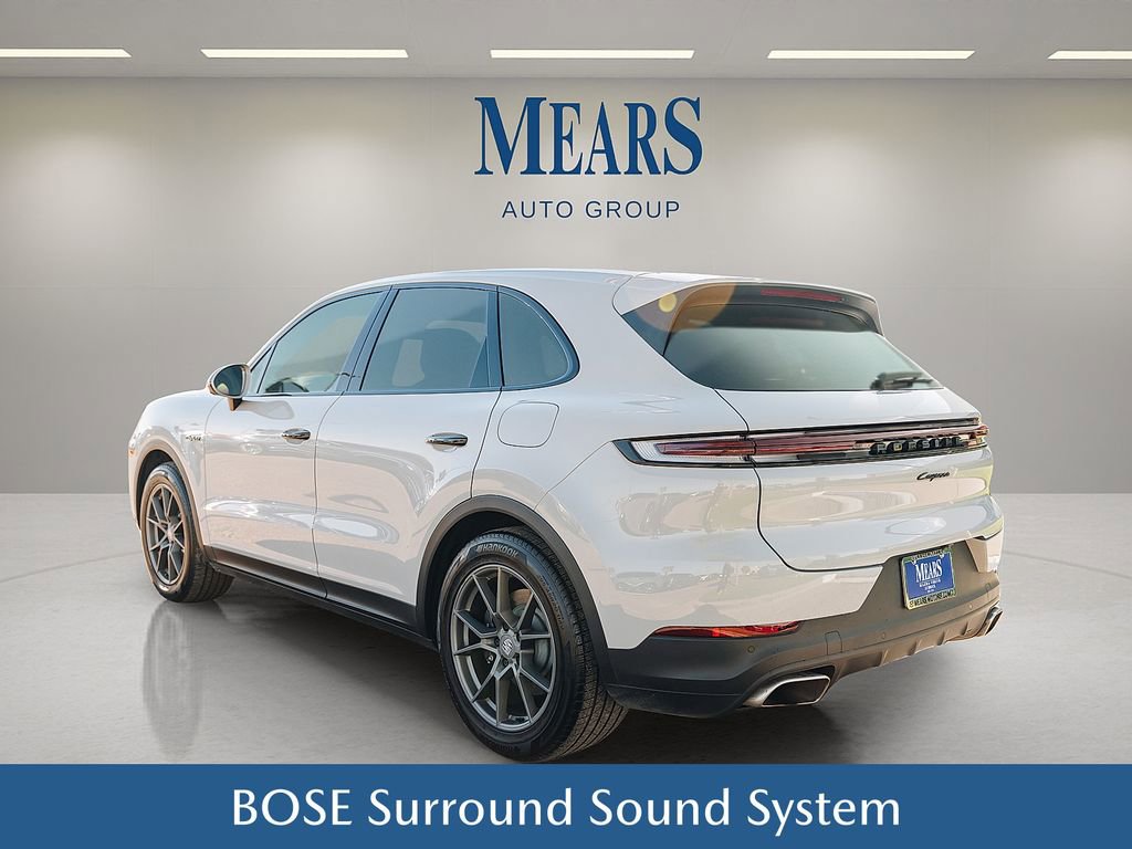 Used 2024 Porsche Cayenne w/ Premium Package image 8