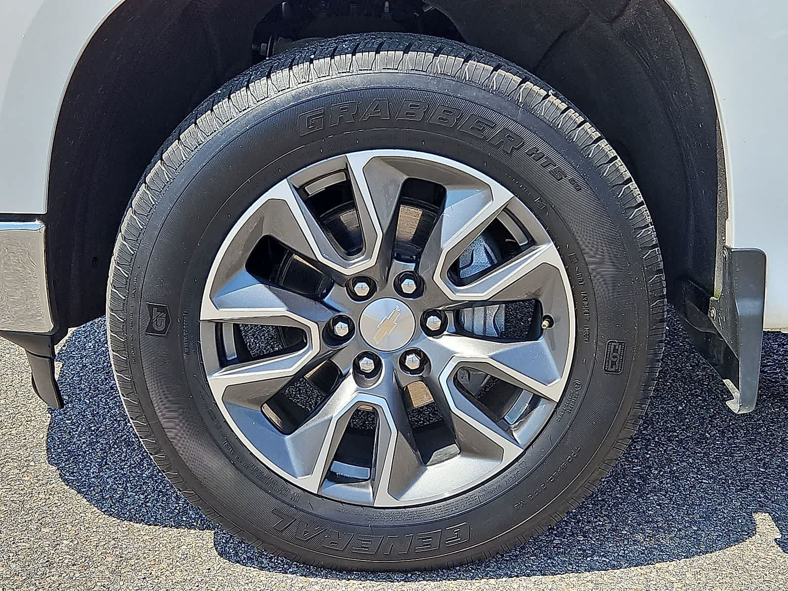 Used 2023 Chevrolet Silverado 1500 LT AWD/4WD image 38