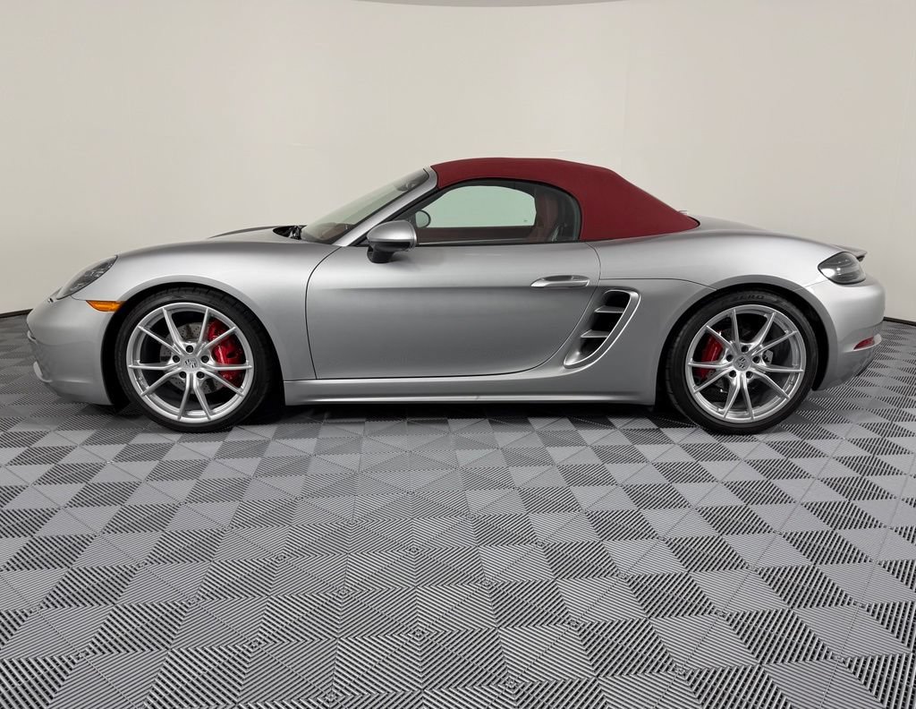 Certified 2025 Porsche 718 Boxster S RWD image 2