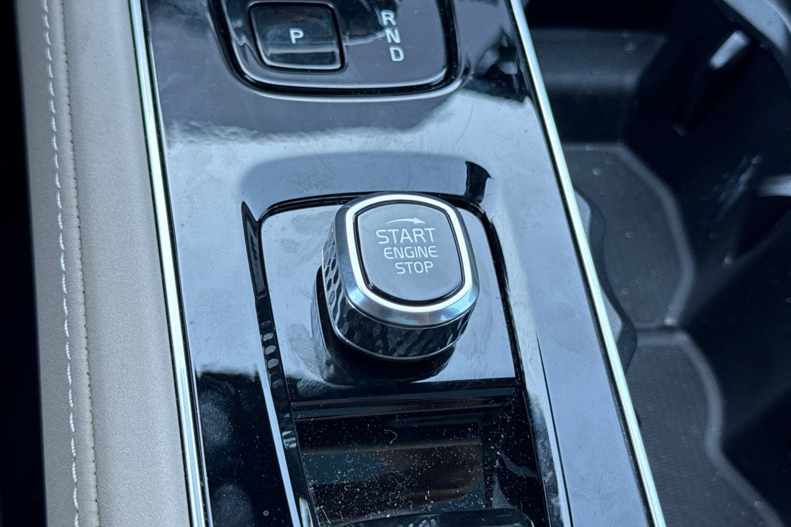 New 2026 Volvo XC90 B6 Plus w/ Protection Package Premier image 26