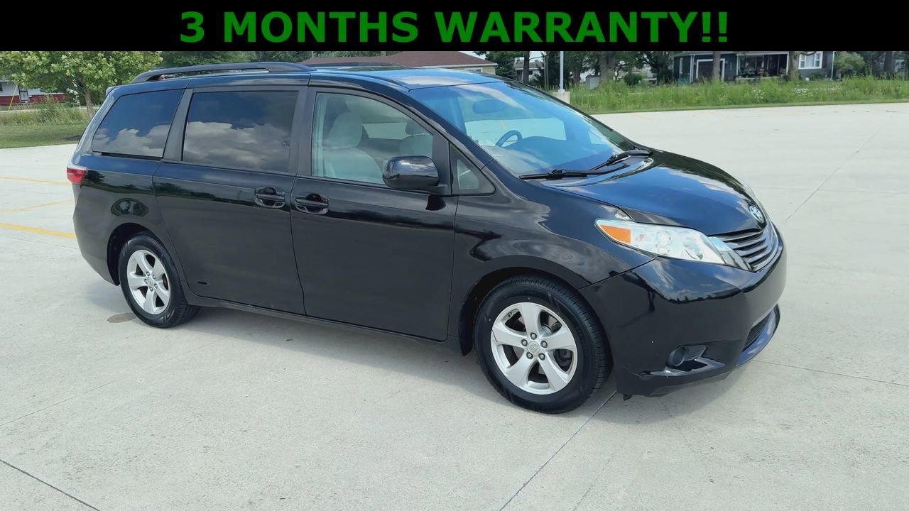 Used 2017 Toyota Sienna LE FWD image 2