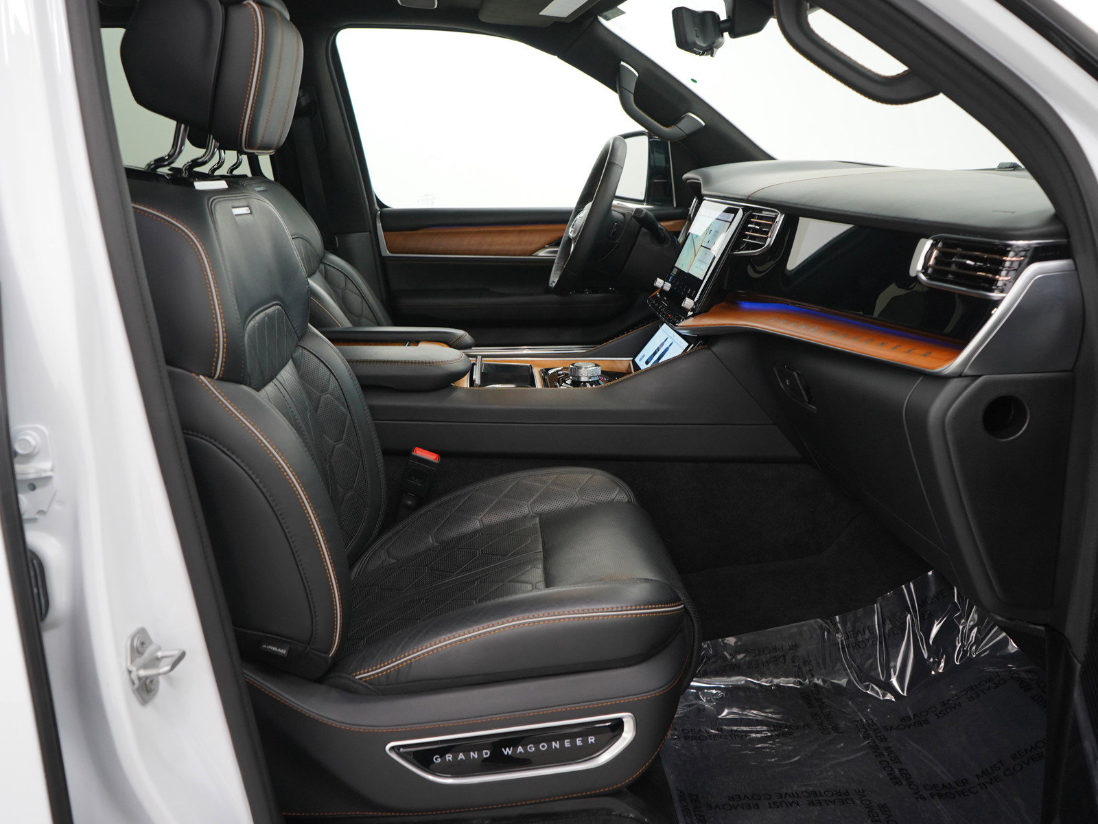 Used 2024 Jeep Grand Wagoneer L Series III image 15