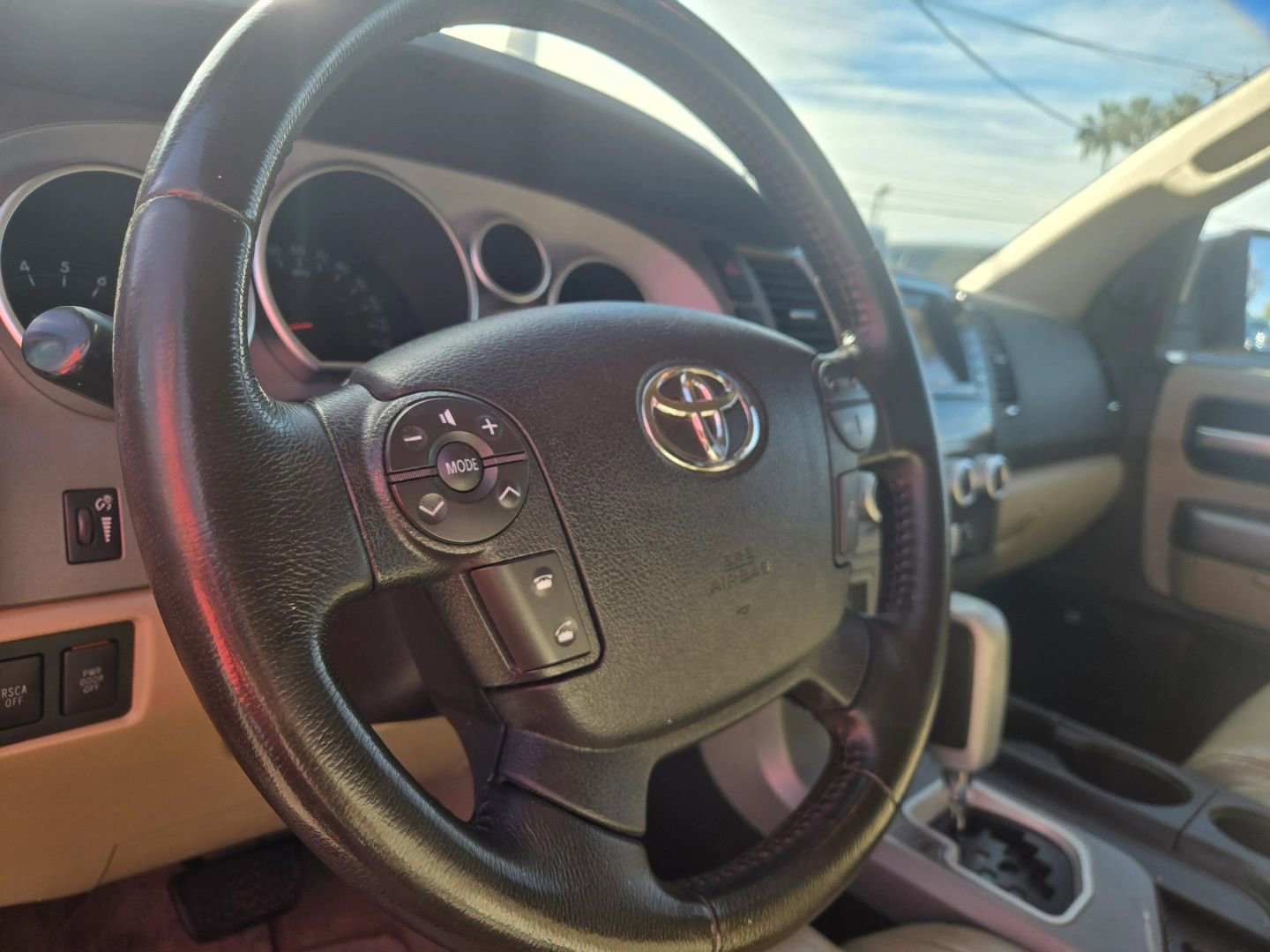 Used 2010 Toyota Sequoia Limited image 11