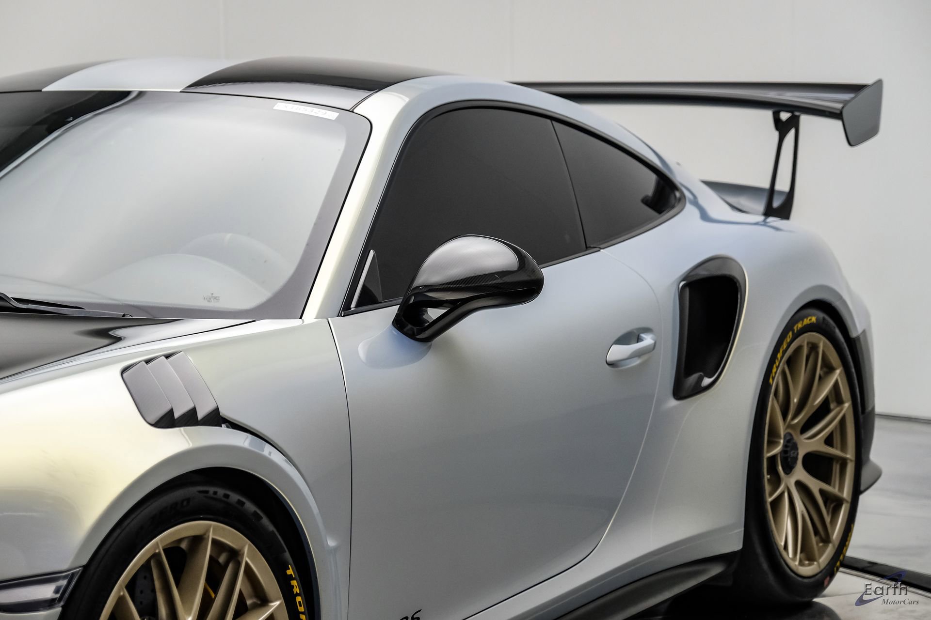 Used 2018 Porsche 911 GT2 RS w/ Weissach Package RWD image 33